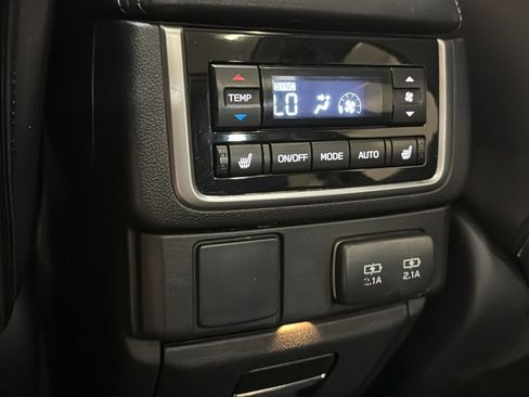 Used 2020 Subaru Ascent Limited w/ Technology Package image 30