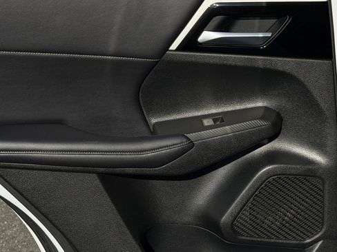 Used 2023 Mitsubishi Outlander SE Black Edition FWD image 9