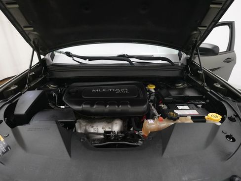 Used 2019 Jeep Cherokee Sport w/ Cold Weather Group image 3