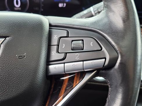 Used 2023 Cadillac Escalade Premium Luxury AWD/4WD image 31