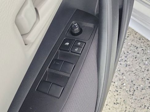 Used 2025 Toyota Corolla LE FWD image 22
