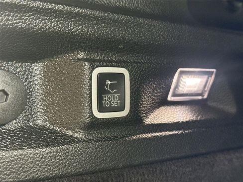 Used 2022 Jeep Grand Cherokee L Overland w/ MOPAR Finishing Package image 41