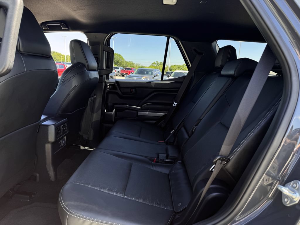 Used 2025 Toyota 4Runner TRD Off-Road Premium w/ Tow Technology Package AWD/4WD image 31
