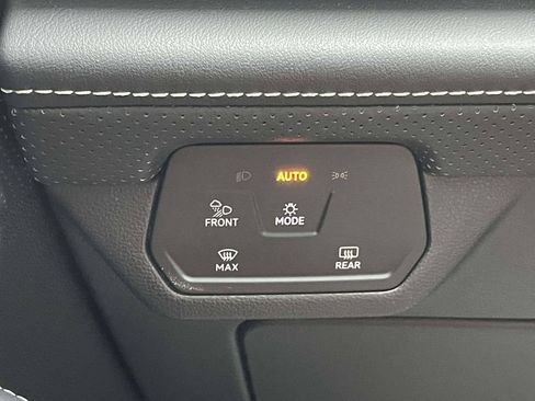 Used 2024 Volkswagen Atlas SE FWD image 26