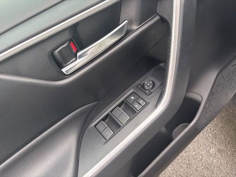 Certified 2022 Toyota RAV4 XLE image 37