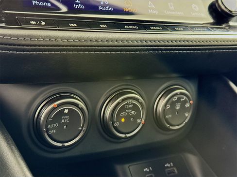 Used 2024 Nissan Z Performance w/ Floor Mat Package image 10