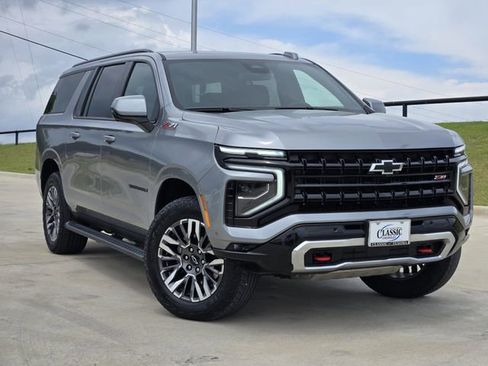 Used 2025 Chevrolet Suburban Z71 AWD/4WD image 1