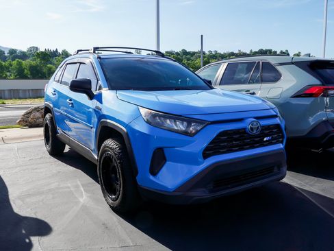 Certified 2019 Toyota RAV4 LE w/ Carpet Mat Package AWD/4WD image 2
