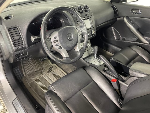 Used 2008 Nissan Altima 3.5 SE w/ Premium Pkg FWD image 3