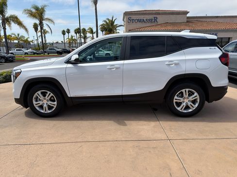 Used 2024 GMC Terrain SLE FWD image 6