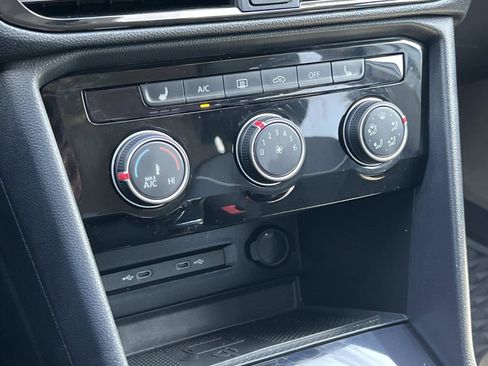 Certified 2023 Volkswagen Taos SE w/ Black Wheel Package FWD image 15