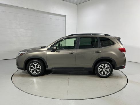 Used 2020 Subaru Forester Premium w/ Popular Package #1 AWD/4WD image 21