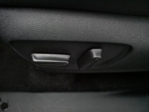 Certified 2024 Toyota Highlander LE image 25