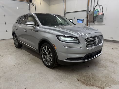 Used 2021 Lincoln Nautilus Reserve w/ Equipment Group 201A FWD image 5