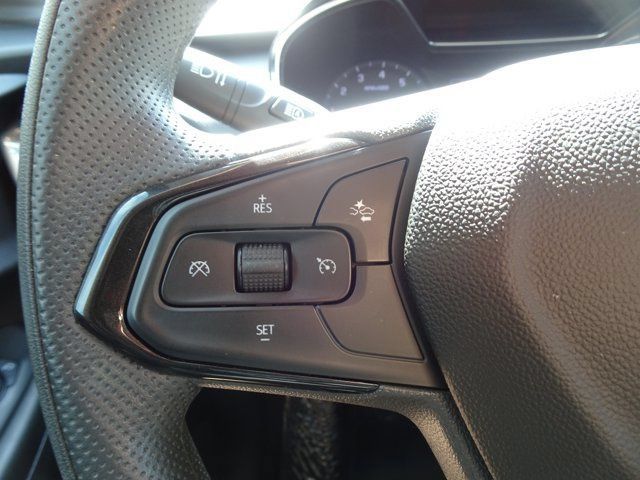 Used 2022 Chevrolet TrailBlazer LT w/ Driver Confidence Package FWD image 25