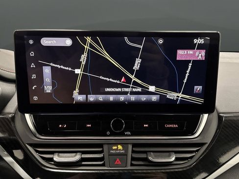 Used 2023 Nissan Altima 2.5 SR w/ SR Premium Package image 10