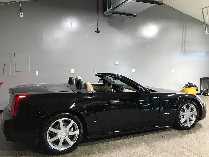 Used 2007 Cadillac XLR RWD image 5