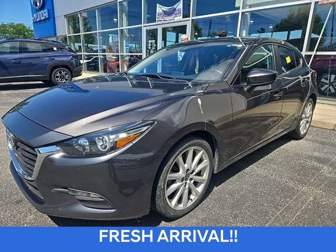 Used 2017 MAZDA MAZDA3 Touring FWD image 6