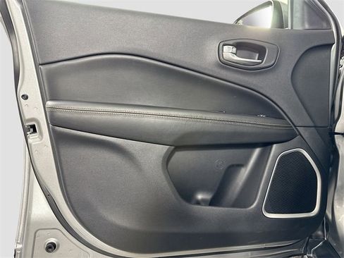 Used 2021 Jeep Compass Limited image 12