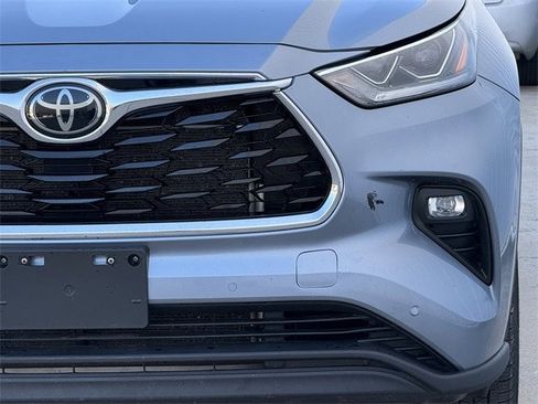 Used 2021 Toyota Highlander Limited image 8
