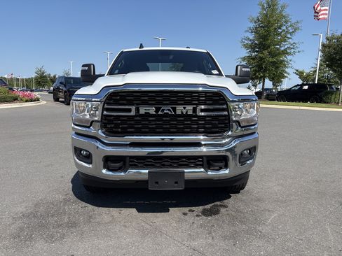 Used 2024 RAM 2500 Big Horn AWD/4WD image 3