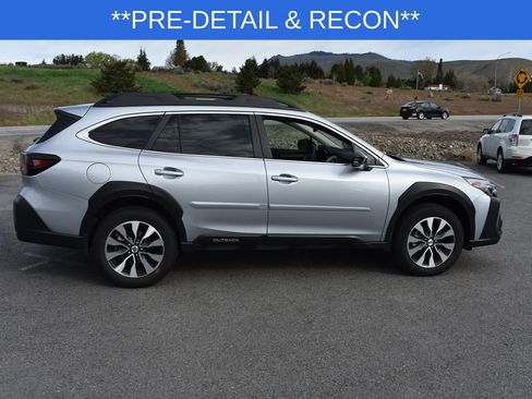 Used 2025 Subaru Outback Limited image 5