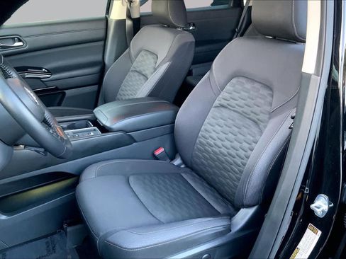 Used 2022 Nissan Pathfinder SV FWD image 7
