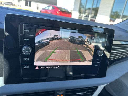 Used 2026 Volkswagen Jetta SE image 17