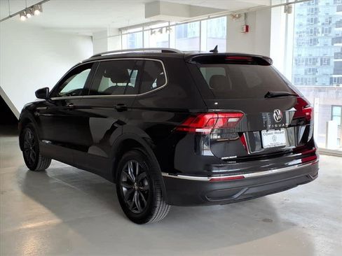 Used 2023 Volkswagen Tiguan SE image 6