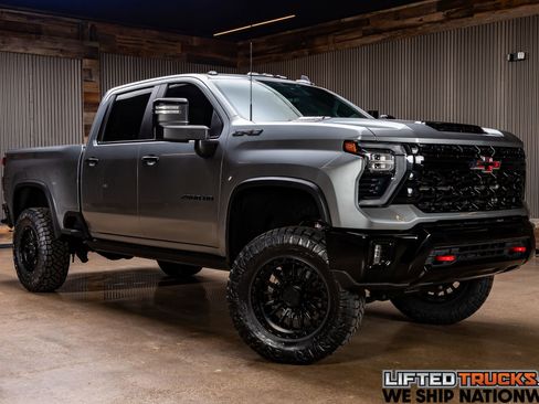 Used 2024 Chevrolet Silverado 2500 ZR2 w/ Technology Package image 1