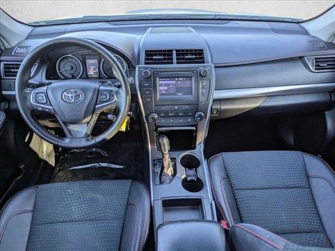Used 2015 Toyota Camry SE image 16