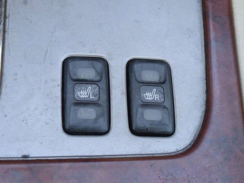 Used 2004 Toyota Land Cruiser AWD/4WD image 25