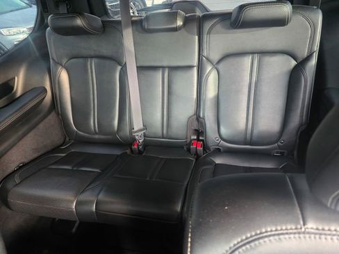 Used 2023 Jeep Grand Wagoneer 4WD image 12