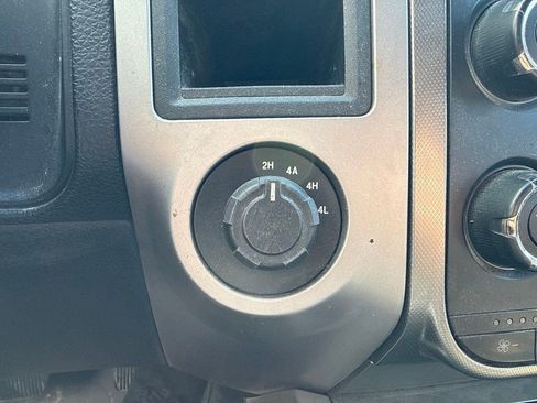 Used 2017 Ford Expedition XLT w/ Equipment Group 201A AWD/4WD image 15