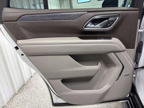 Used 2021 GMC Yukon SLT w/ SLT Premium Package image 27