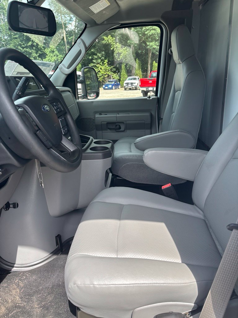 New 2027 Ford E-450 and Econoline 450 Super Duty w/ Power Equipment Group RWD image 31