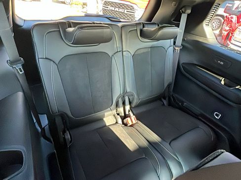 Used 2025 Jeep Grand Cherokee L Altitude image 23