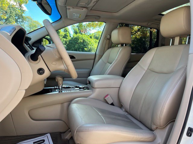 Used 2015 Nissan Pathfinder Platinum w/ Family Entertainment Package FWD image 12