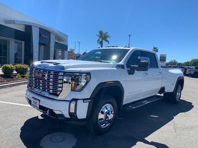 New 2026 GMC Sierra 3500 Denali AWD/4WD image 2