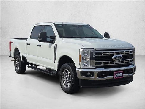Used 2025 Ford F250 XLT image 3