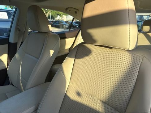 Used 2017 Lexus ES 350 w/ Accessory Package 2 FWD image 3