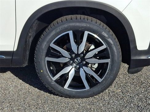 Certified 2022 Honda Pilot Touring image 8