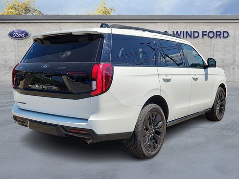 Used 2025 Ford Expedition Platinum w/ Stealth Appearance Package AWD/4WD image 6