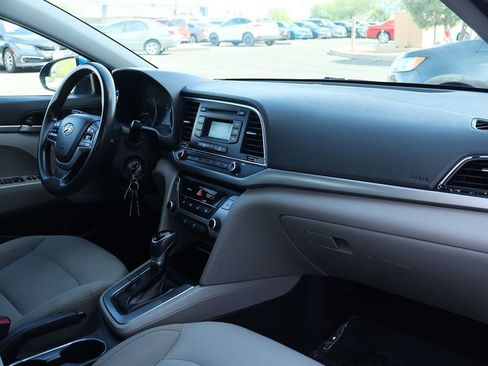 Used 2017 Hyundai Elantra SE image 35