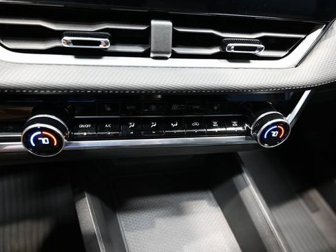 New 2026 Chevrolet Equinox LT w/ Convenience Package II image 17