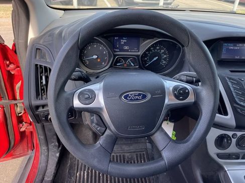 Used 2014 Ford Focus SE FWD image 10