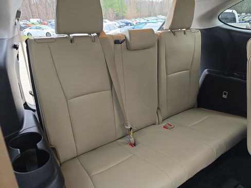 Used 2024 Toyota Highlander Limited image 13