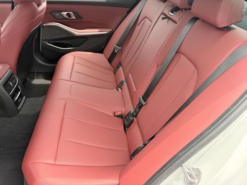 Used 2024 BMW 330i Sedan w/ Premium Package RWD image 18