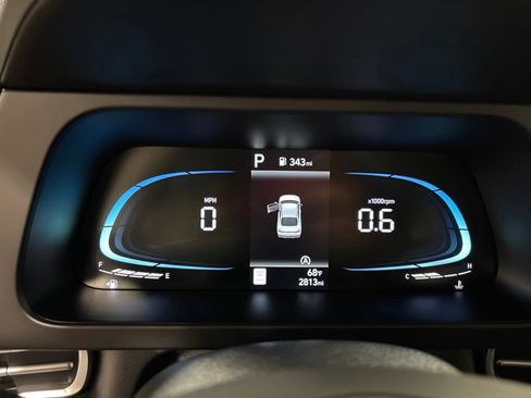Certified 2025 Hyundai Elantra SE FWD image 16