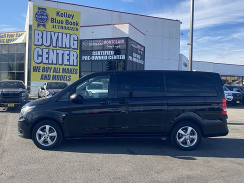 Used 2018 Mercedes-Benz Metris Passenger image 6